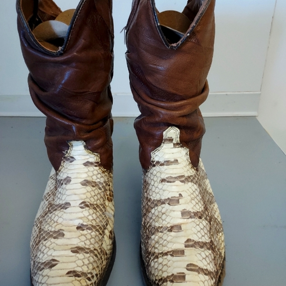 Dingo Exotic White Tigersnake Leather Boots